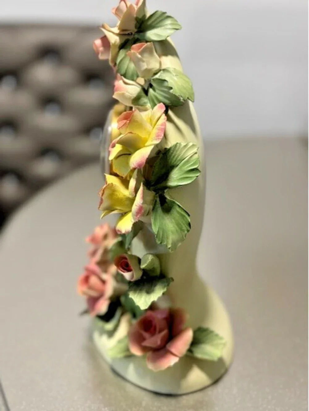 Capodimonte Roses of romance clock fine porcelain made In Italy